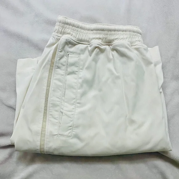 Men's Lululemon Lined Short 9" White size L, no signs of wear - Picture 2 of 5